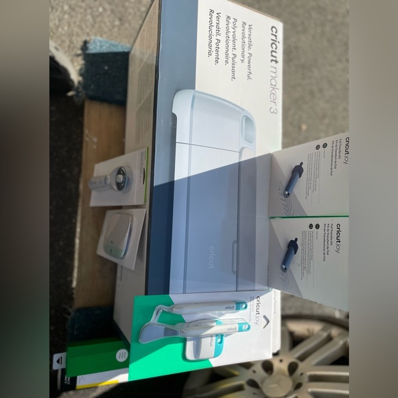 Brand new Cricut maker 3